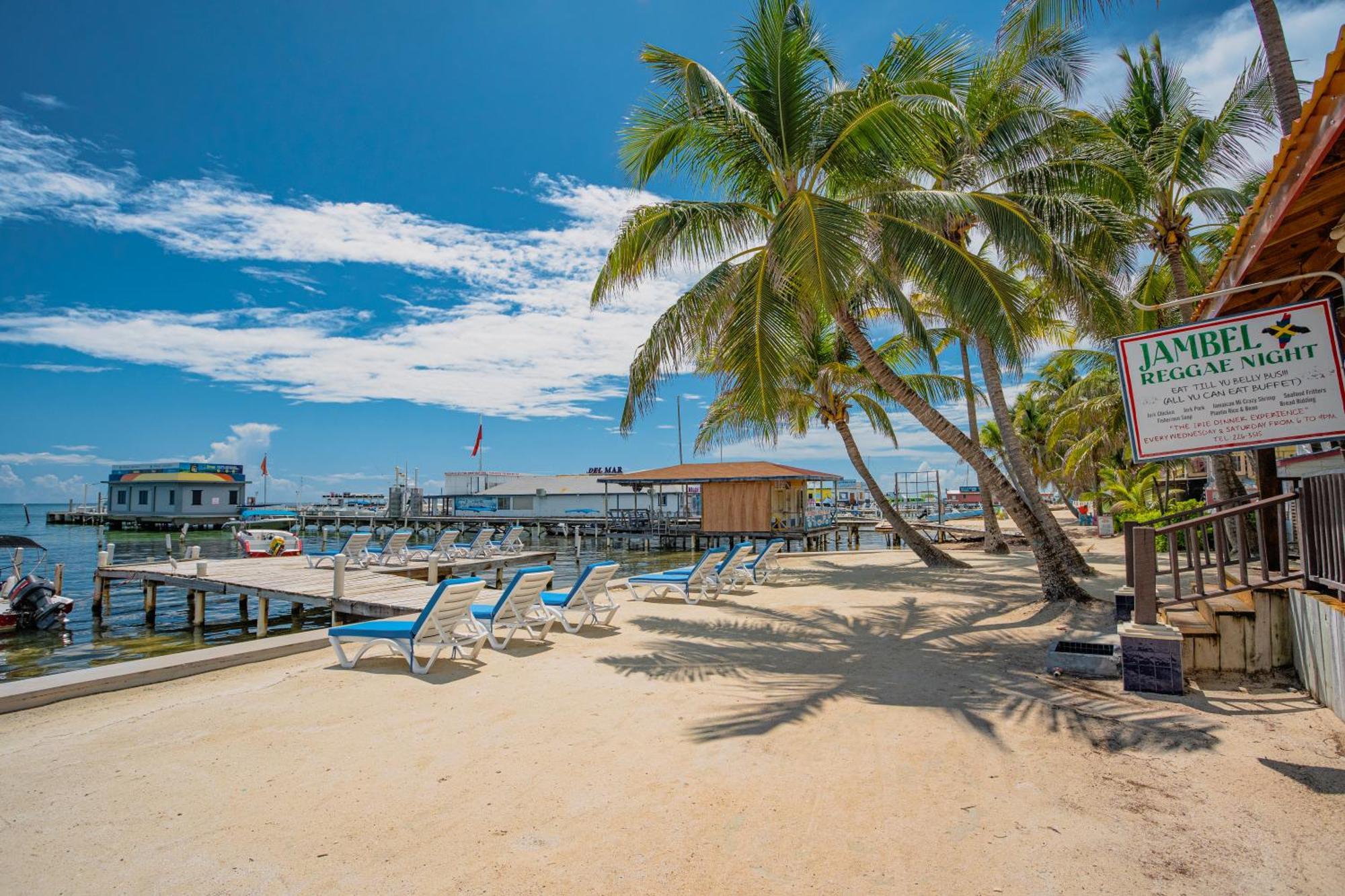 Sunbreeze Suites San Pedro  Exterior foto
