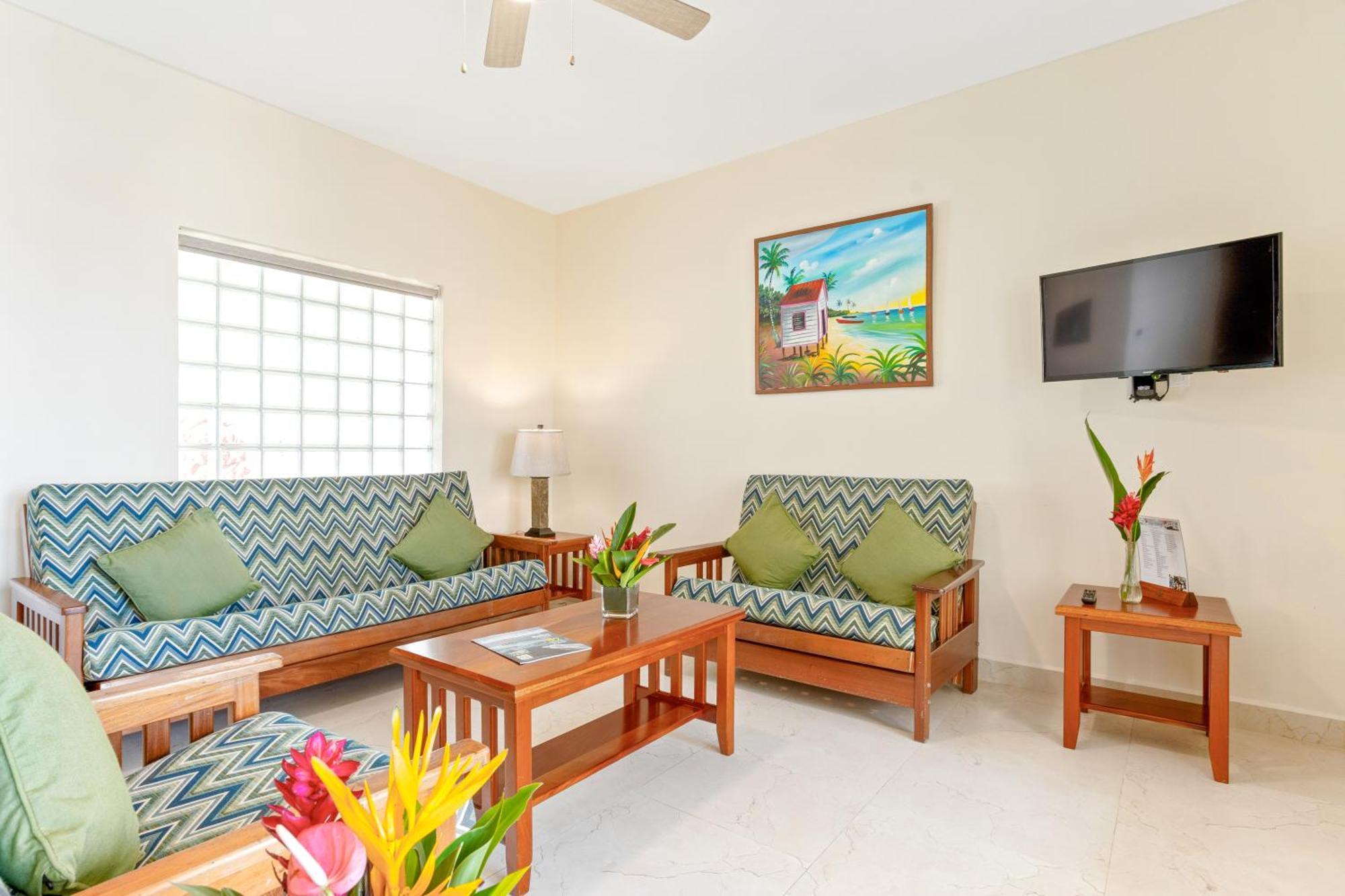 Sunbreeze Suites San Pedro  Exterior foto