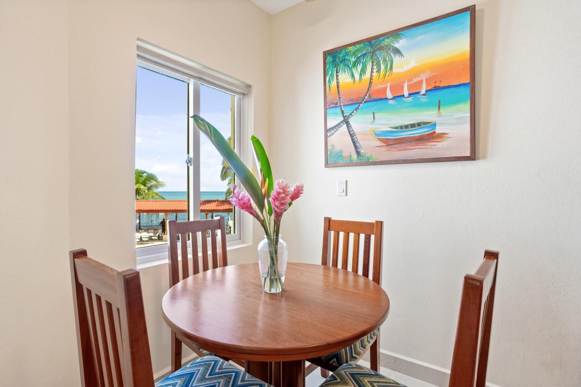 Sunbreeze Suites San Pedro  Exterior foto